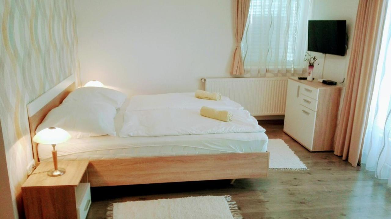 Lavender Apartment Hévíz Esterno foto